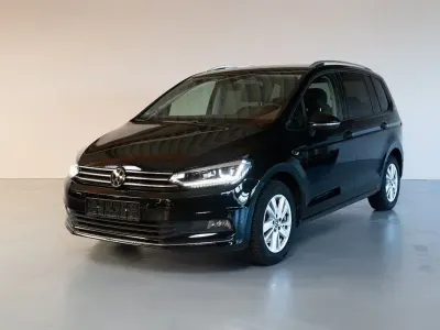 Gebraucht VW Touran Comfortline 150 PS (110 kW) 2025 Schwarz Van / Kleinbus
