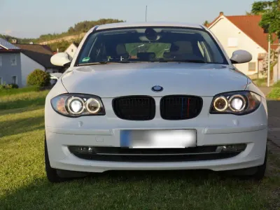 Gebraucht BMW 116 122 PS (89 kW) 2009 Weiß Kleinwagen