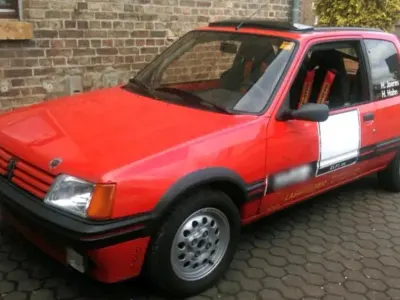 Gebraucht Peugeot 205 GTi 105 PS (77 kW) 1986 Rot Kleinwagen