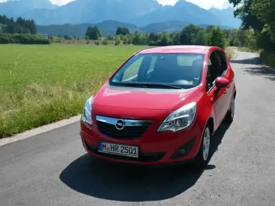 Gebraucht Opel Meriva Edition 101 PS (74 kW) 2010 Rot Van / Kleinbus