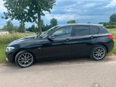 Gebraucht BMW 118 Sport Line 150 PS (110 kW) 2017 Schwarz Kleinwagen