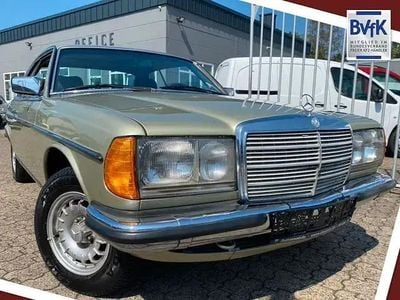 Usata Mercedes 230 136 CV (100 kW) 1983 Verde Coupé