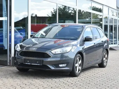 Gebraucht Ford Focus Business Edition 125 PS (91 kW) 2017 Grau Limousine