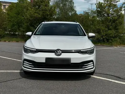Gebraucht VW Golf VIII Life 150 PS (110 kW) 2022 Weiß Kombi