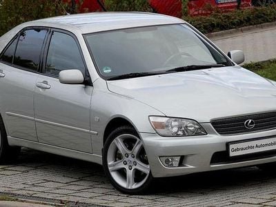 Lexus IS200
