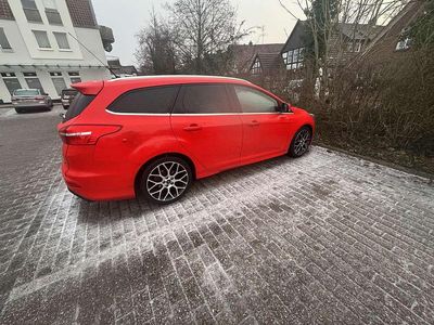 Gebraucht Ford Focus 150 PS (110 kW) 2016 Rot Kombi