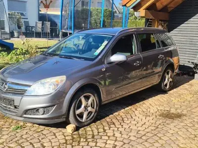 Gebraucht Opel Astra 105 PS (77 kW) 2007 Grau Limousine