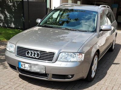 Grau Gebraucht 2004 Audi A6 Kombi | 8.500 €