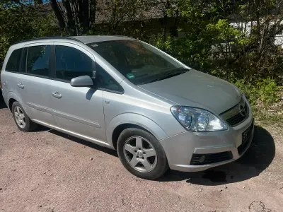 Gebraucht Opel Zafira 120 PS (88 kW) 2007 Silber Van / Kleinbus