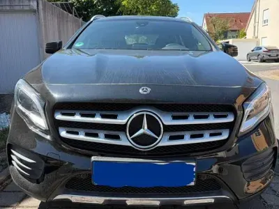 Gebraucht Mercedes GLA180 AMG line 122 PS (89 kW) 2017 Schwarz SUV