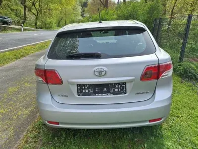 Second-hand Toyota Avensis Edition 147 CP (108 kW) 2011 Argintiu Break