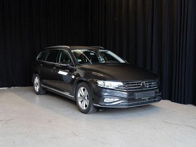Grau Gebraucht 2022 VW Passat Elegance Limousine | 30.990 € (Teuer)