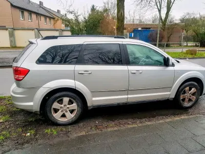 Używany Dodge Journey 140 KM (102 kW) 2010 Srebrny SUV