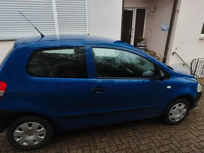Gebraucht VW Fox 60 PS (44 kW) 2011 Blau Kleinwagen