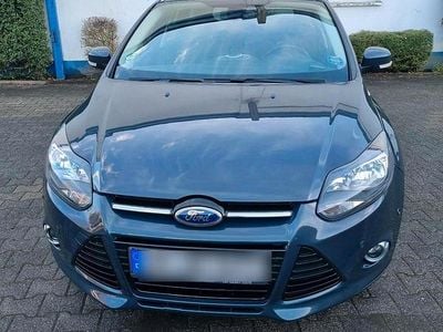 Grau Gebraucht 2014 Ford Focus Titanium Kombi | 5.500 € (Fairer Preis)