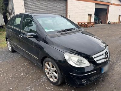 Mercedes B200
