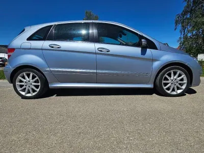 Używany Mercedes B200 136 KM (100 kW) 2007 Niebieski Minivan