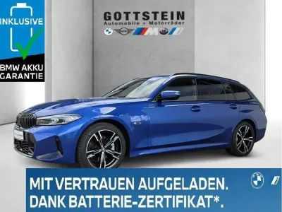 Gebraucht BMW 330e Shadowline 292 PS (214 kW) 2023 Blau Kombi