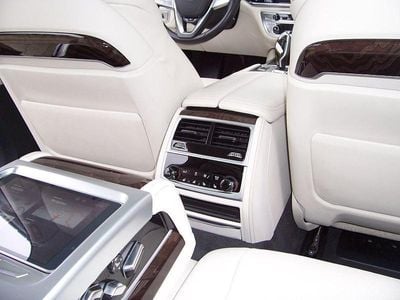 BMW 745e