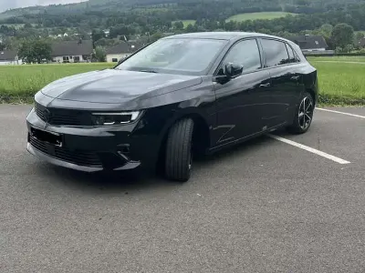 Gebraucht Opel Astra Ultimate 131 PS (96 kW) 2024 Schwarz Kleinwagen