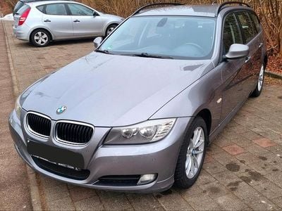 Grau Gebraucht 2009 BMW 318 Kombi | 2.799 € (Guter Preis)