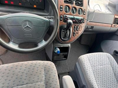 Gebraucht Mercedes V230 140 PS (102 kW) 1998 Schwarz Van / Kleinbus