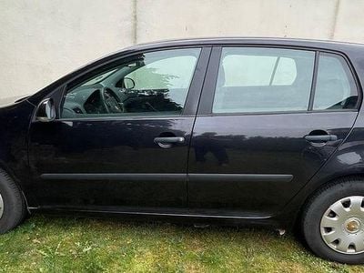 Schwarz Gebraucht 2005 VW Golf Trendline Limousine | 1.000 € (Superpreis)