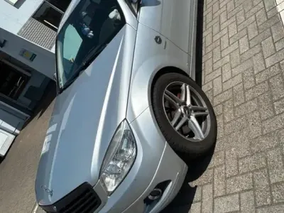 Gebraucht Mercedes C220 Elegance 170 PS (125 kW) 2009 Limousine
