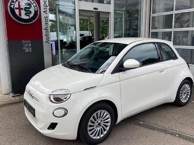 Gebraucht Fiat 500e Basis 86 kW (118 PS) 2023 Colore esterno (arktis weiß) Limousine