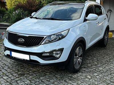 Weiß Gebraucht 2014 Kia Sportage SUV | 13.999 € (Etwas zu teuer)
