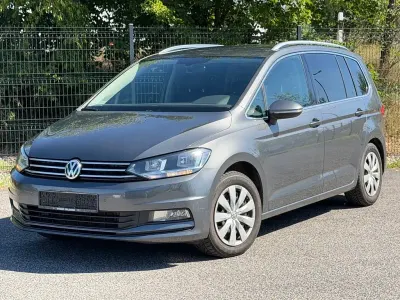 Gebraucht VW Touran Comfortline 150 PS (110 kW) 2016 Grau Van / Kleinbus