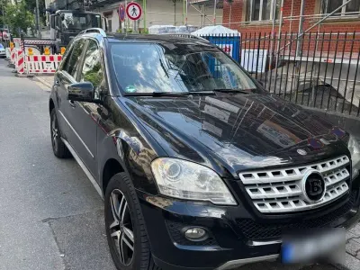 Gebraucht Mercedes ML320 224 PS (164 kW) 2008 Schwarz SUV