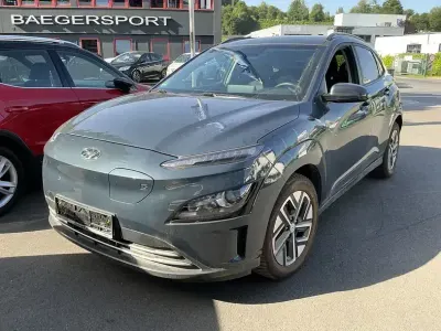 Gebraucht Hyundai Kona Edition 30+ 100 kW (136 PS) 2022 Blau SUV