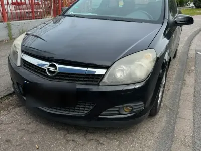 Gebraucht Opel Astra GTC 140 PS (102 kW) 2008 Schwarz Kleinwagen