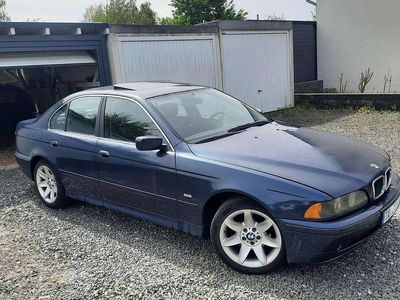 Usata BMW 525 Basis 193 CV (141 kW) 2002 Blu Berlina