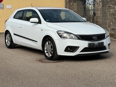 Gebraucht Kia Ceed 120 PS (88 kW) 2012 Weiß Kleinwagen