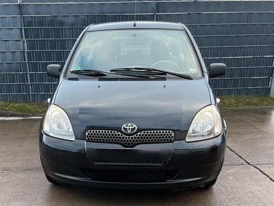 Schwarz Gebraucht 2000 Toyota Yaris Kleinwagen | 2.300 € (Teuer)