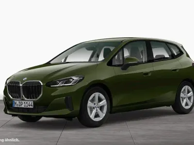 Gebraucht BMW 220 Active Tourer Luxury Line 156 PS (114 kW) 2025 Grün Van / Kleinbus