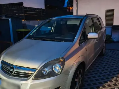Gebraucht Opel Zafira Edition 94 PS (69 kW) 2009 Silber Van / Kleinbus