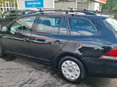 Gebraucht VW Golf VII Match 105 PS (77 kW) 2013 Schwarz Kombi
