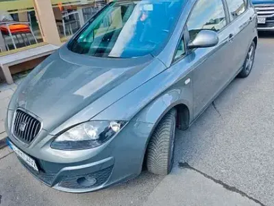 Käytetty Seat Altea 4You 105 HP (77 kW) 2014 Harmaa Tila-auto