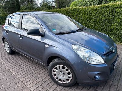 gebraucht Hyundai i20 -1.2( Wenig KM-Klima-04/26 TÜV-Elektr Verriegelung)