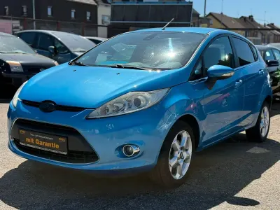 Usata Ford Fiesta Titanium 82 CV (60 kW) 2009 Blu Utilitaria