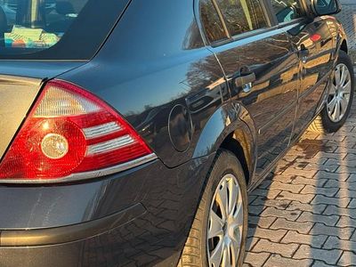 Gebraucht Ford Mondeo 140 PS (102 kW) 2007 Grau Limousine