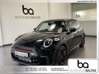 Gebraucht Mini John Cooper Works 231 PS (169 kW) 2023 Midnight black ii met. Kleinwagen