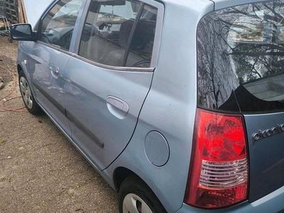 Begagnad Kia Picanto 68 HK (50 kW) 2005 Lila Halvkombi