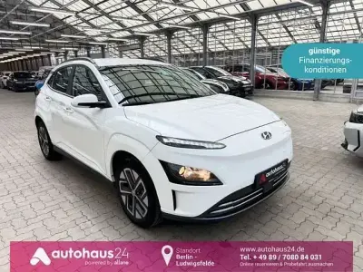 Gebraucht Hyundai Kona Select 100 kW (136 PS) 2023 Weiß SUV