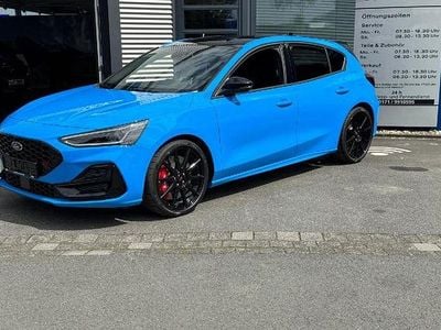 Neu Ford Focus ST 280 PS (205 kW) 2025 Blau Limousine