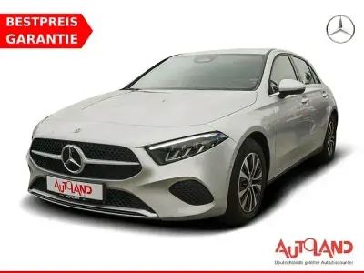 Gebraucht Mercedes A200 177 PS (130 kW) 2023 Grau metallic Limousine