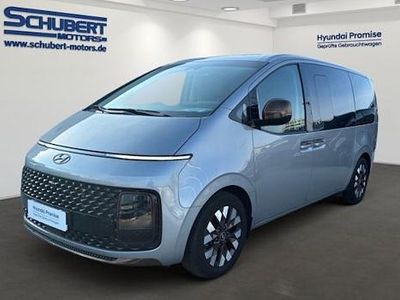 Gebraucht Hyundai Staria Signature 177 PS (130 kW) 2023 Grau Van / Kleinbus